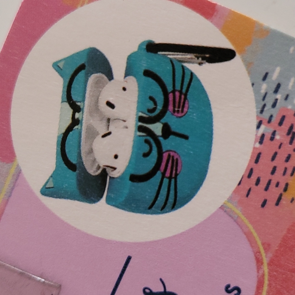Kitty Earbud Case NIB - Picture 3 of 7
